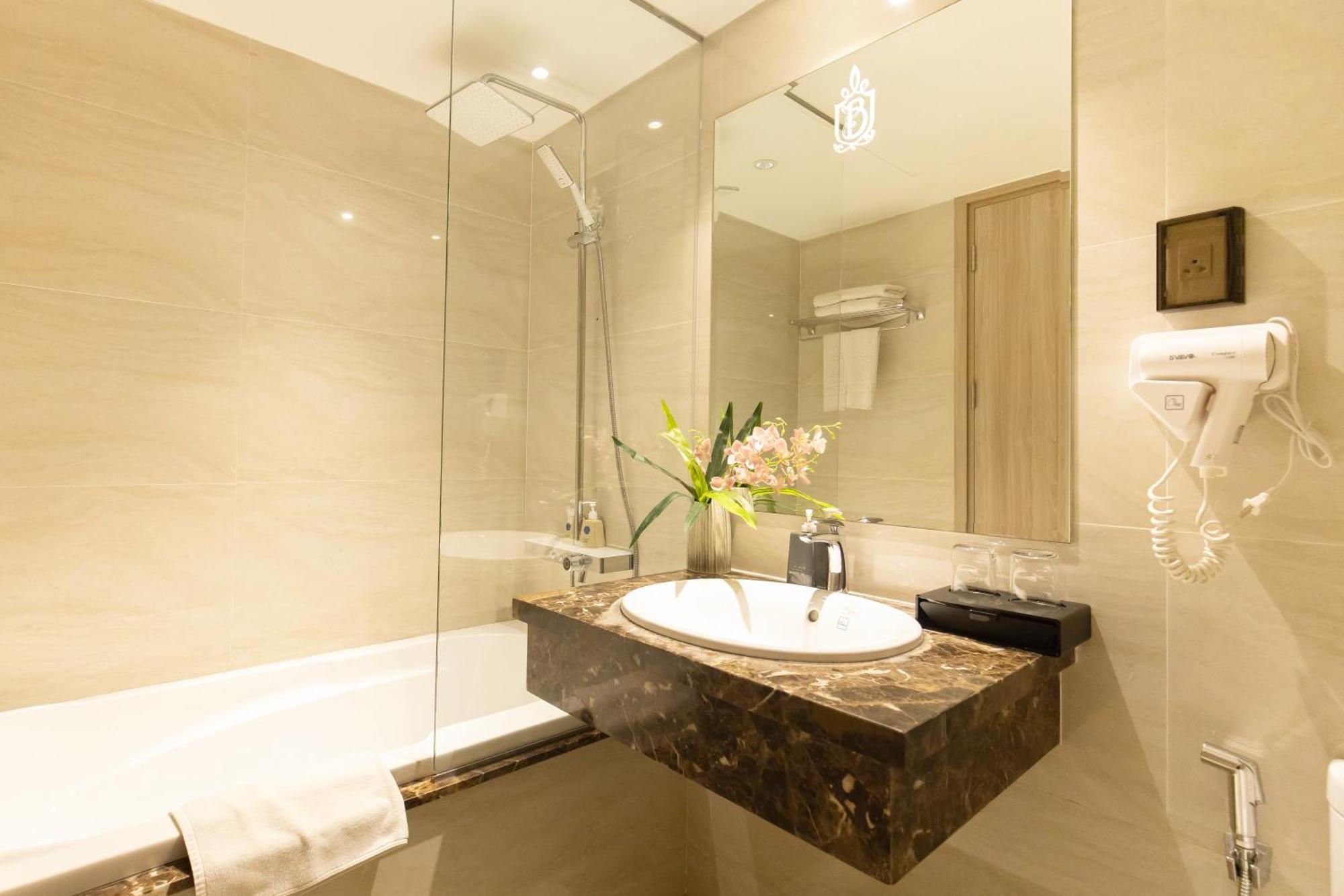 Nicecy Suite Hotel & Spa Хошимин Экстерьер фото